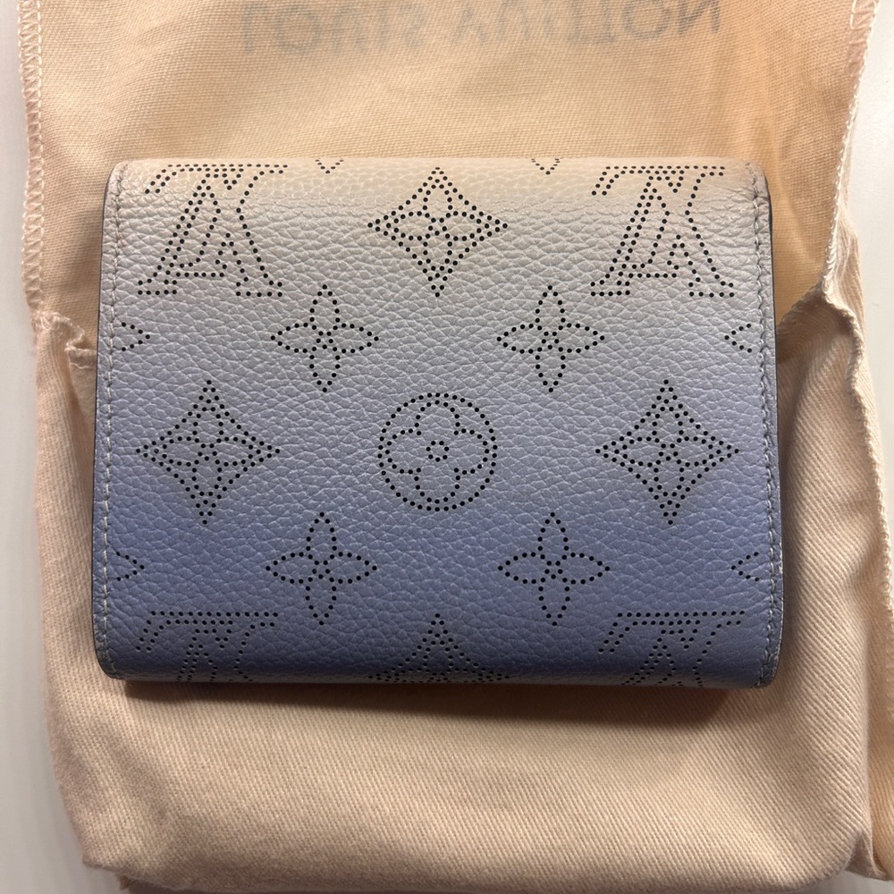 Louis Vuitton Blue Ombré Monogram Mahina Wallet - Picture 3 of 14